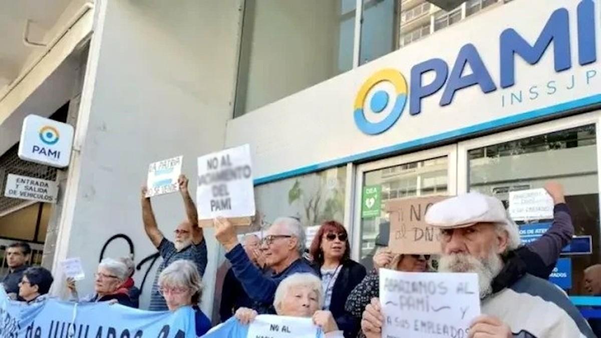 La UCR reclama y denuncia al PAMI por gestión deficiente y corrupción