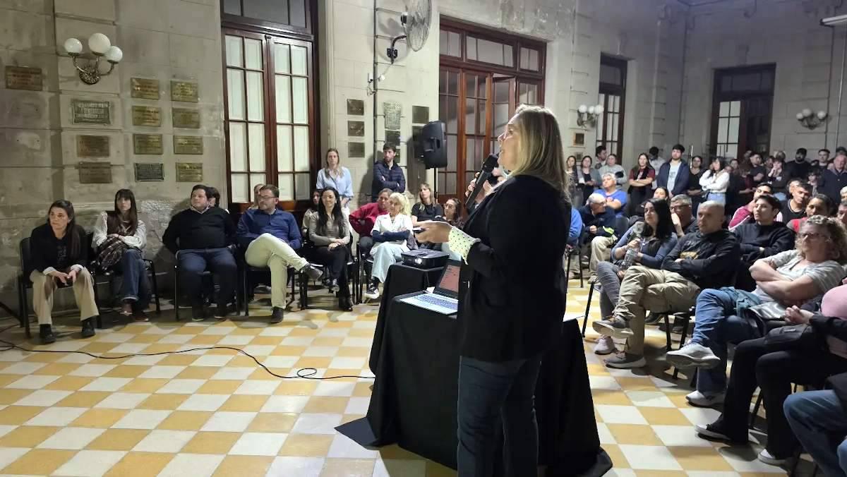 Charla para interesados en obtener un lote Terral.