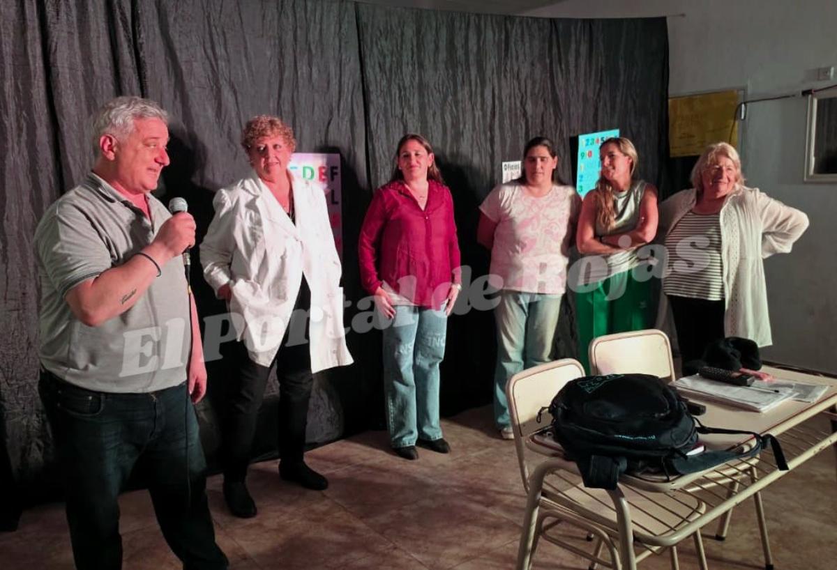 El teatro volvió a llenar de público al centro cultural Santa Rita