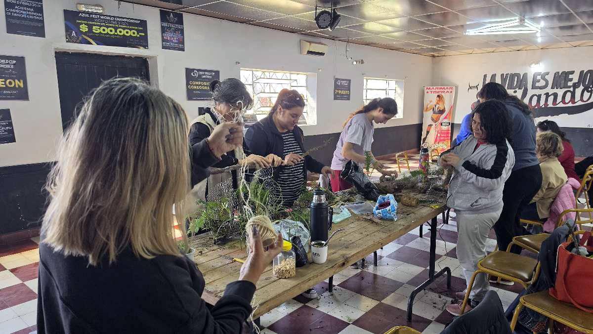 Un nuevo seminario de jardinería especial propone armar un jardín de té para el Día de la Madre