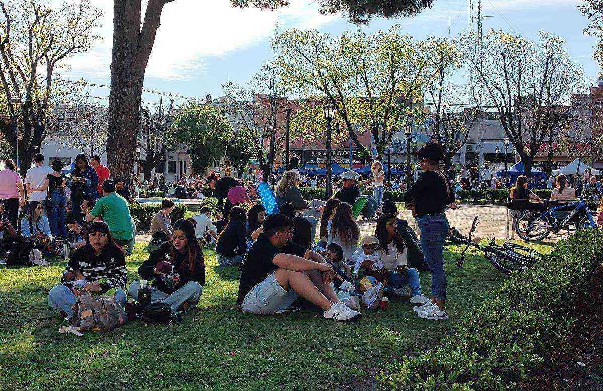 La Feria de la Plaza volvió a encontrarse con su público
