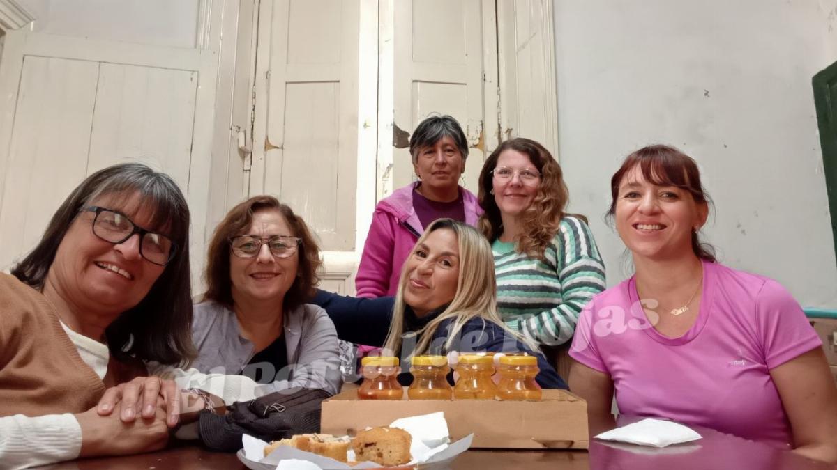 Agroecología, jardinería, huerta orgánica: Numerosos cursos dicta Verónica Vázquez en todo el distrito
