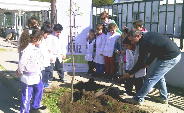 Finalizó la campaña “De Raíz” sumando más de 500 árboles