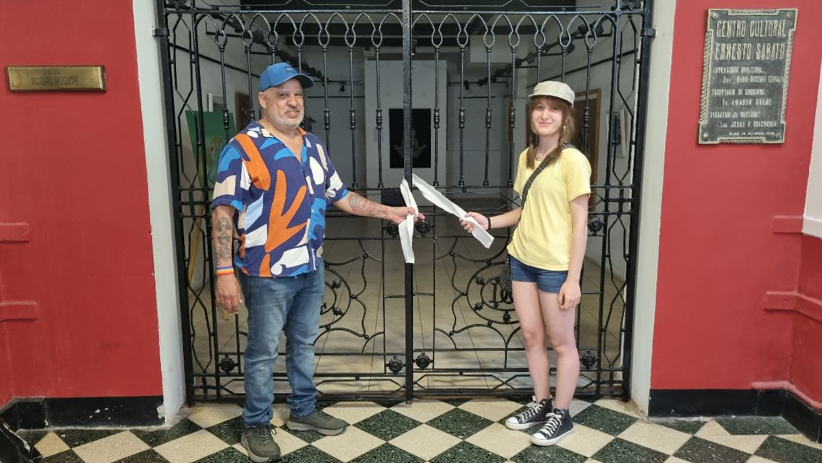 Sandro Ponce de León presentó una muestra de dibujos y pinturas