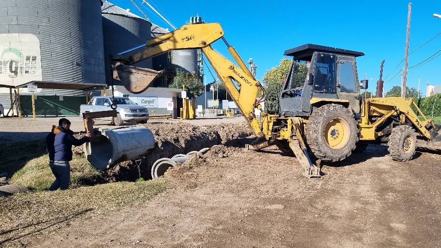 Finalizó la instalación de nuevas tuberías de desagüe en Tormey y Holmberg