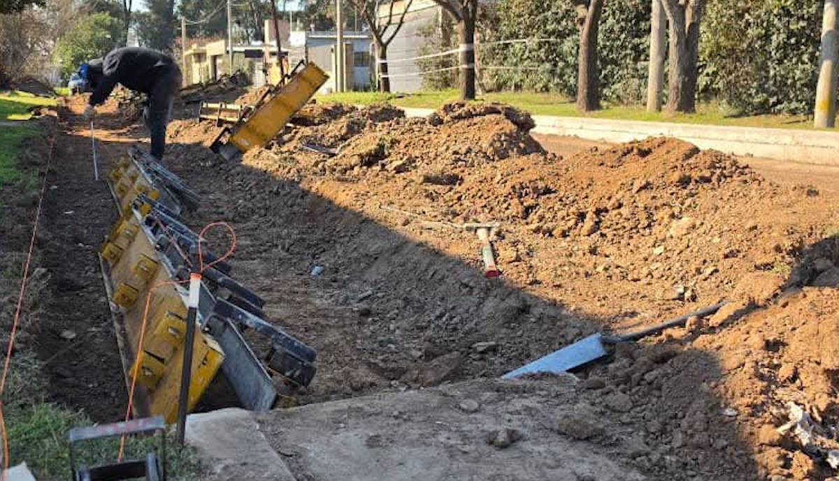 Avanza la obra de cordón cuneta en el barrio La Loma