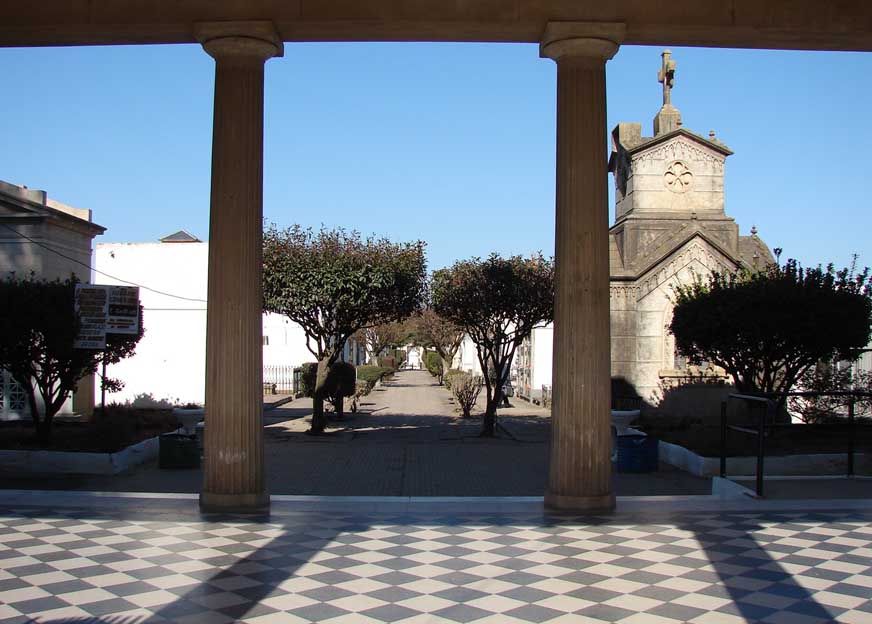 El cementerio municipal amplió su horario para la temporada primavera–verano